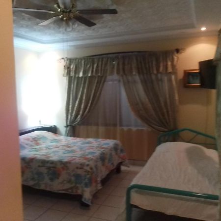 Alexander B&B Alajuela Luaran gambar