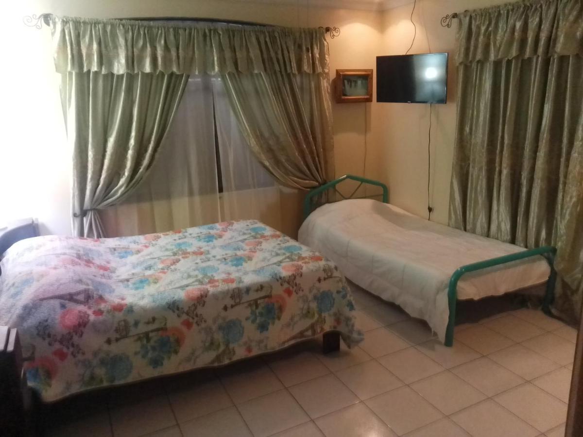 Alexander B&B Alajuela Luaran gambar