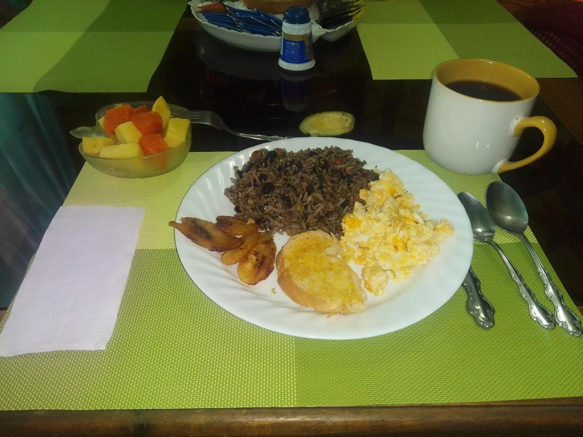 Alexander B&B Alajuela Luaran gambar