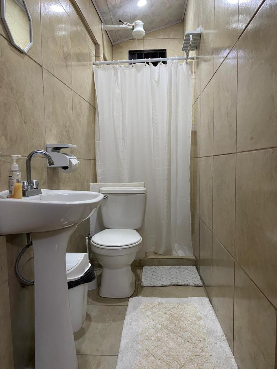 Alexander B&B Alajuela Luaran gambar
